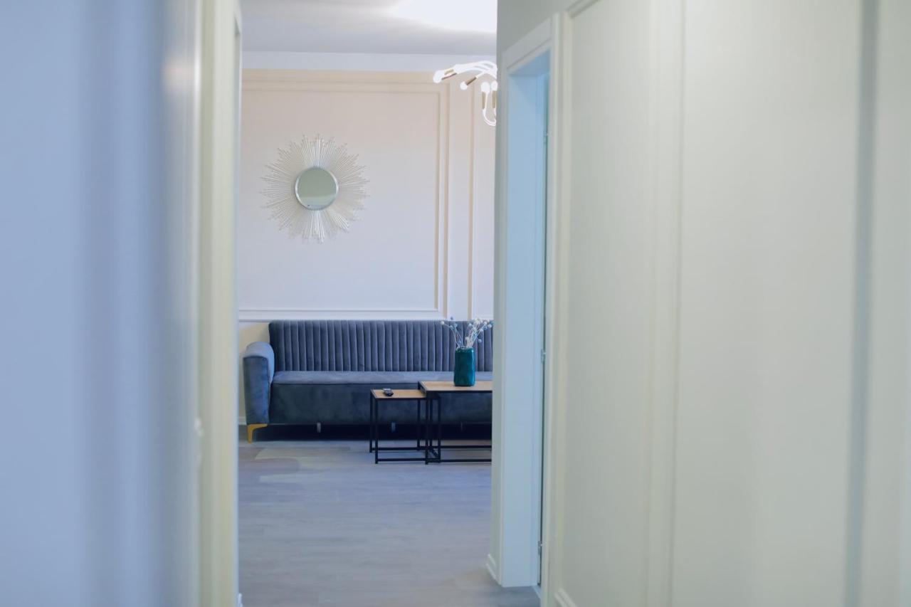 Miku - Captivating 3 Bedroom At Olympic
