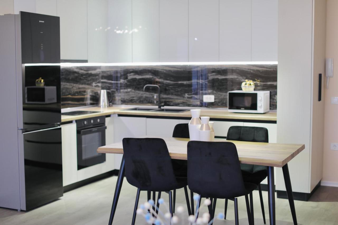Miku - Captivating 3 Bedroom At Olympic *