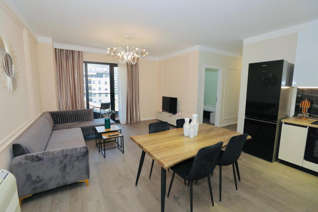 Miku - Captivating 3 Bedroom At Olympic Apartment