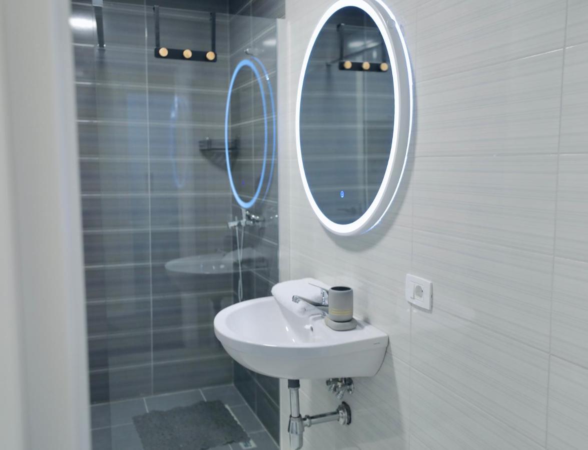 Miku - Captivating 3 Bedroom At Olympic Apartment Tirana
