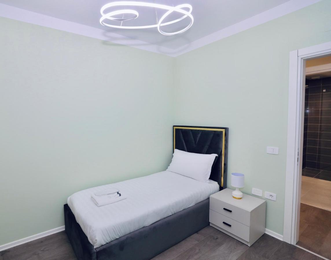 Apartment Miku - Captivating 3 Bedroom At Olympic *