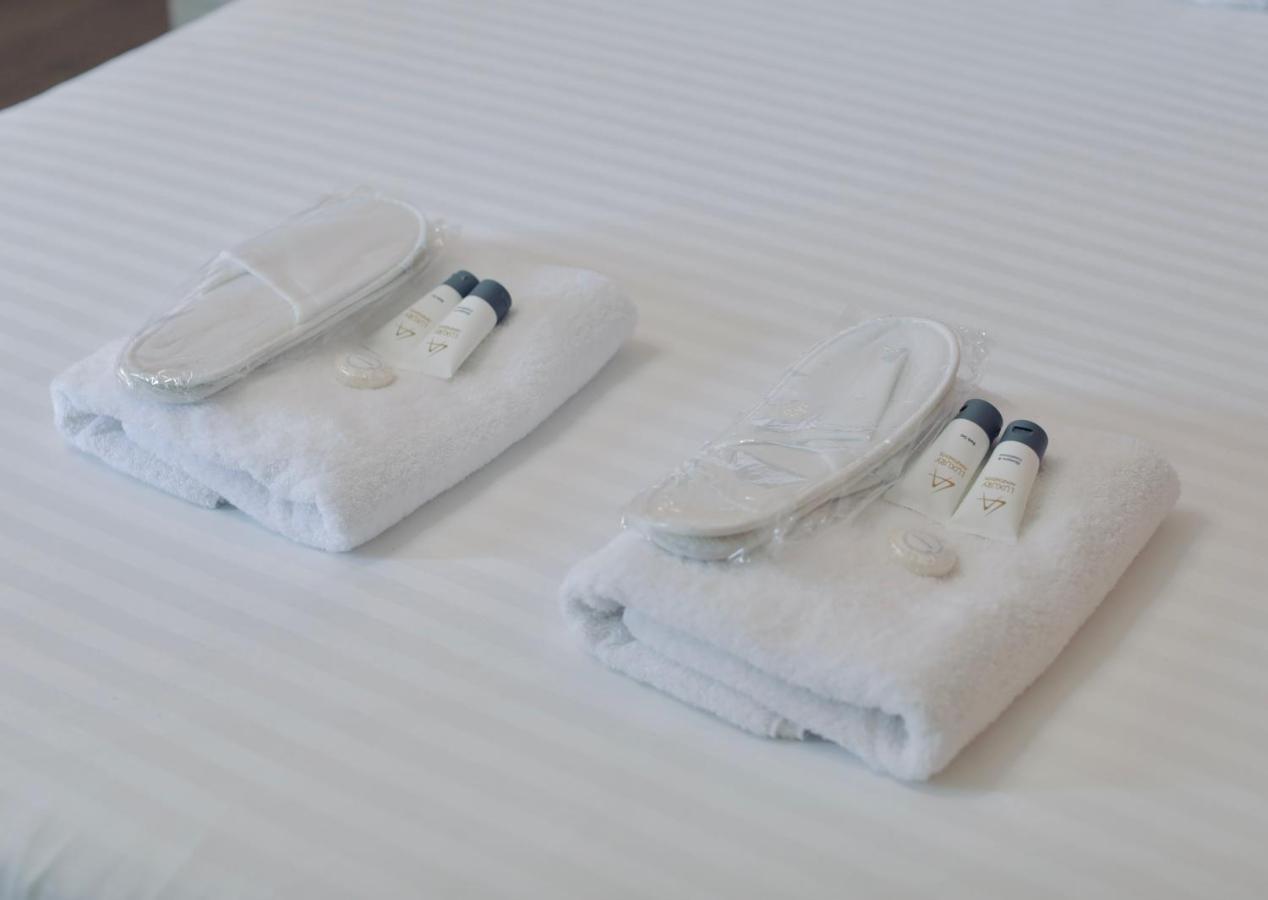 Miku - Captivating 3 Bedroom At Olympic Apartment *