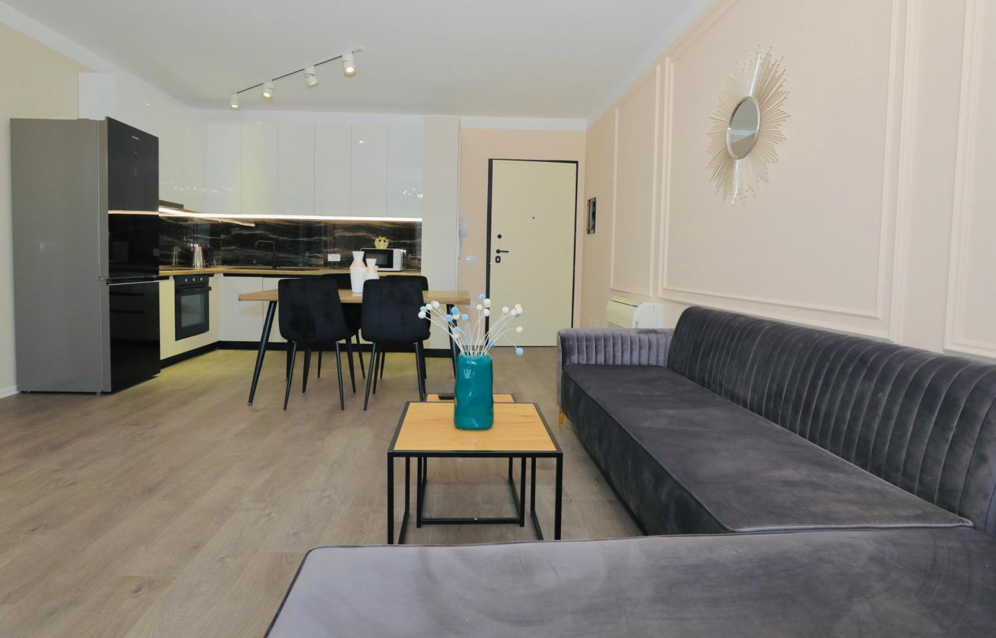 Miku - Captivating 3 Bedroom At Olympic Apartment *